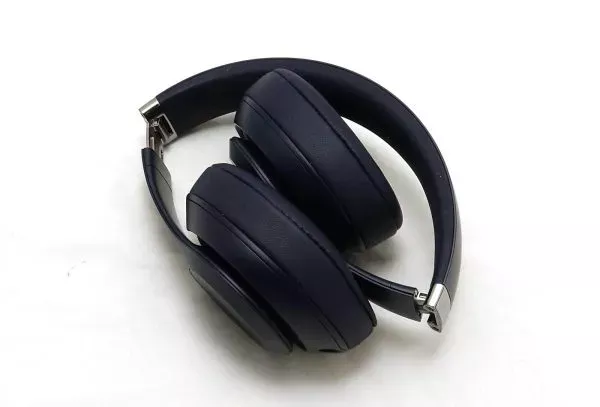 BX-235700 Closed-Back Wireless Headphones - Image 3